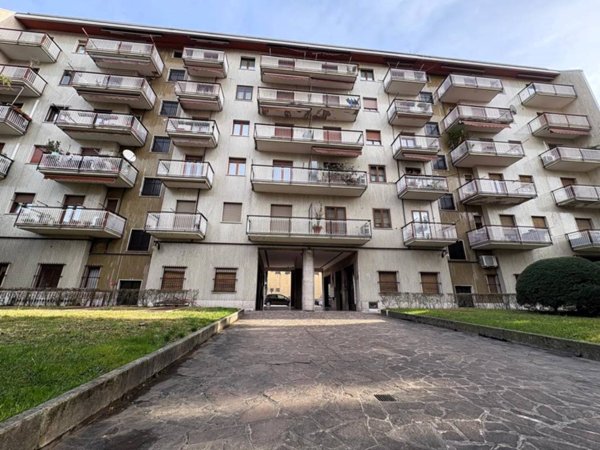 appartamento in vendita a Lecco in zona Pescarenico