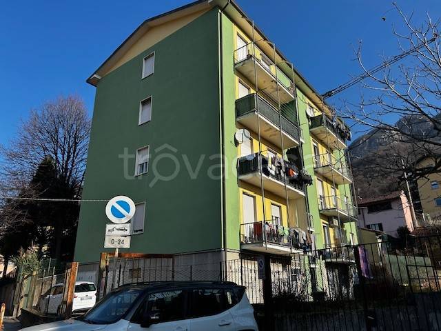 appartamento in vendita a Lecco in zona Pescarenico