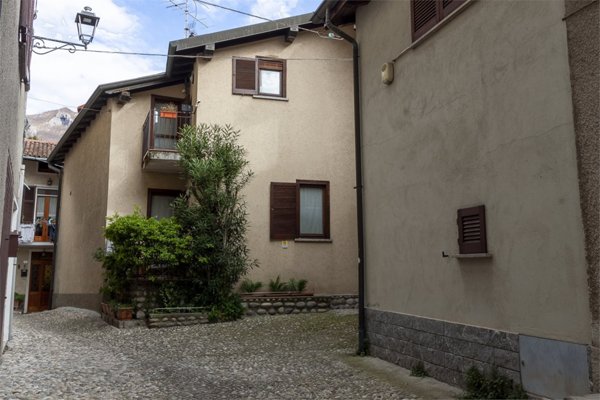 casa indipendente in vendita a Lecco in zona Lecco Centro