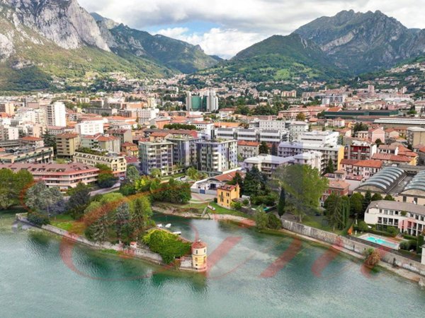 appartamento in vendita a Lecco in zona Pescarenico