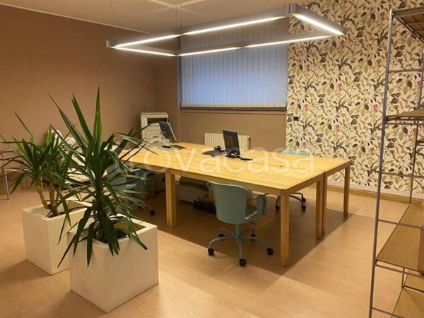 negozio in vendita a Lecco in zona Lecco Centro