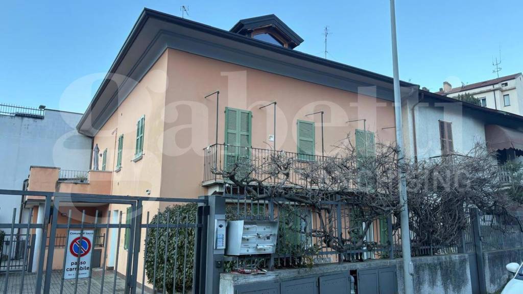 appartamento in vendita a Lecco in zona Pescarenico