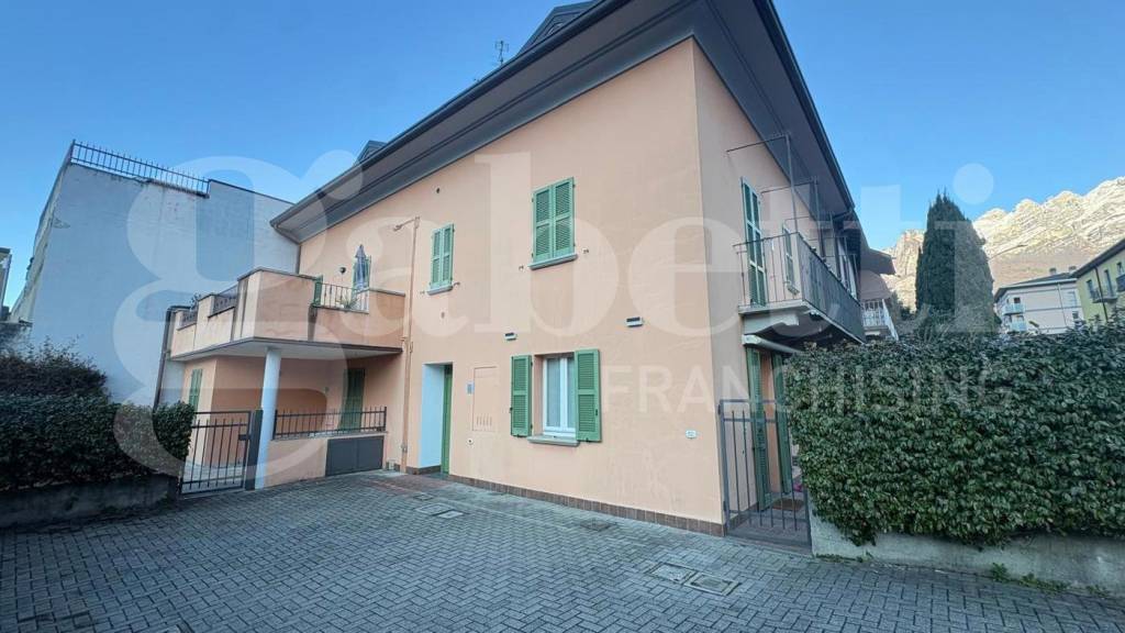 appartamento in vendita a Lecco in zona Pescarenico