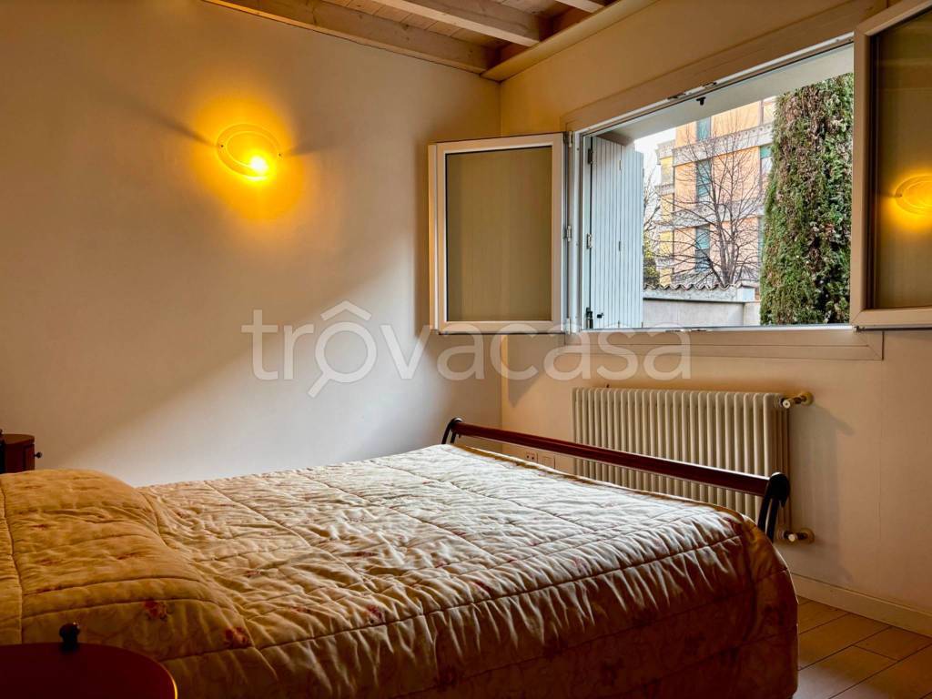 appartamento in vendita a Lecco in zona Castello