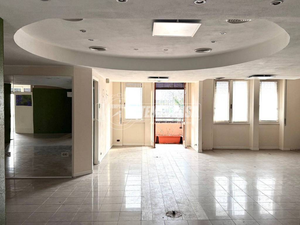 appartamento in vendita a Lecco in zona Pescarenico