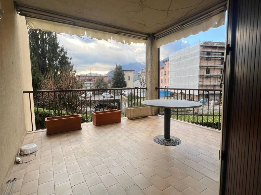 appartamento in vendita a Lecco in zona Castello