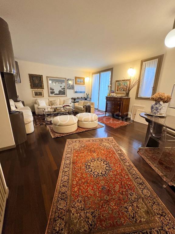 appartamento in vendita a Lecco in zona Caleotto