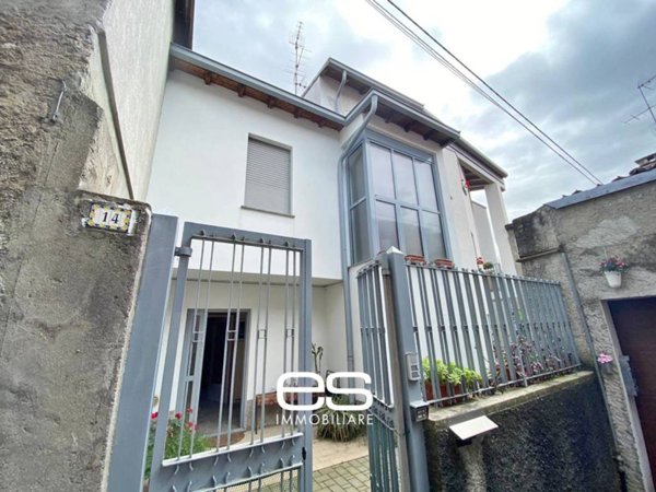 casa indipendente in vendita a Lecco in zona Belledo