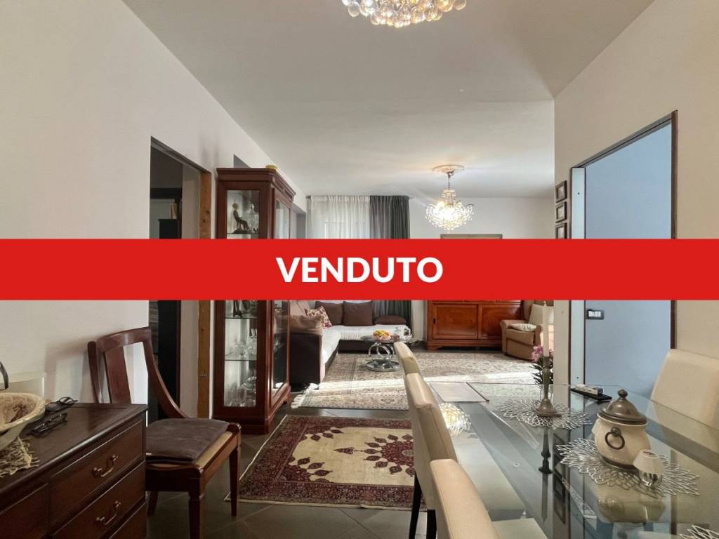 appartamento in vendita a Lecco in zona Castello