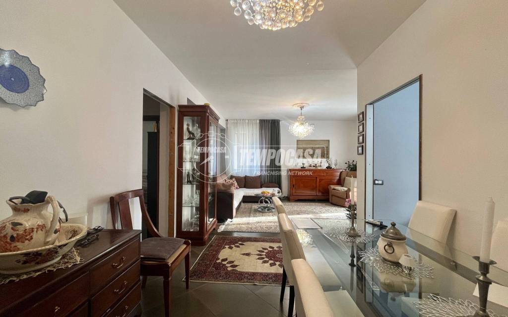 appartamento in vendita a Lecco in zona Castello