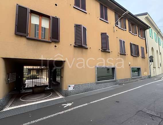 appartamento in vendita a Lecco in zona Lecco Centro