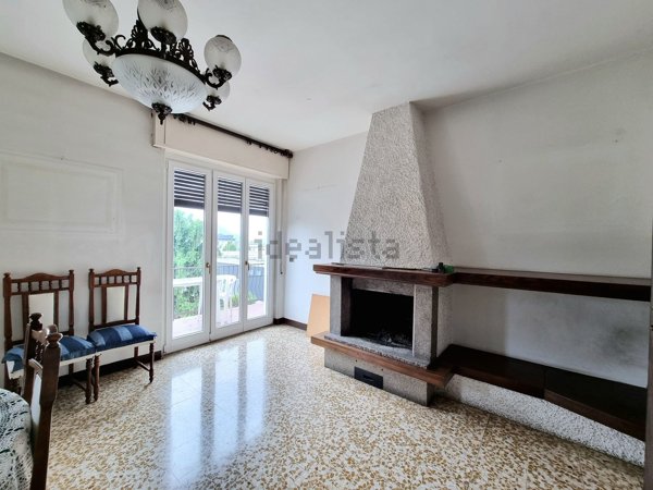 appartamento in vendita a Lecco in zona Olate