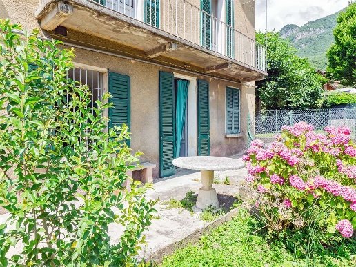 appartamento in vendita a Lecco in zona Maggianico