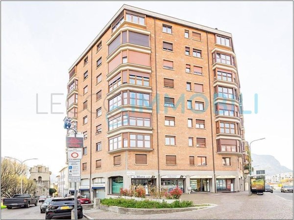 ufficio in vendita a Lecco in zona Lecco Centro