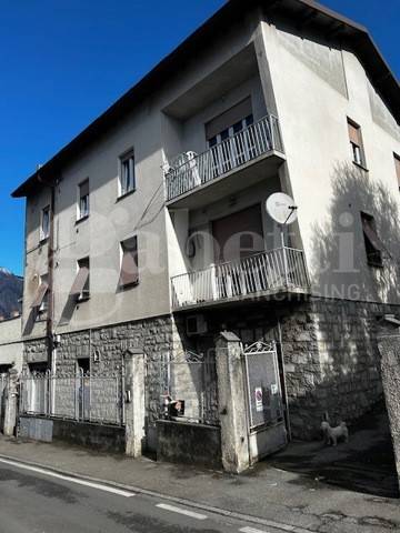 ufficio in vendita a Lecco in zona Chiuso