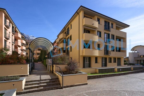 appartamento in vendita a Lecco in zona Castello