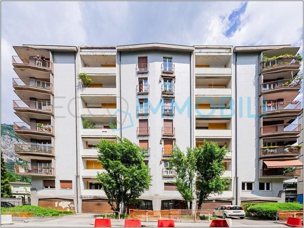 appartamento in vendita a Lecco in zona Lecco Centro