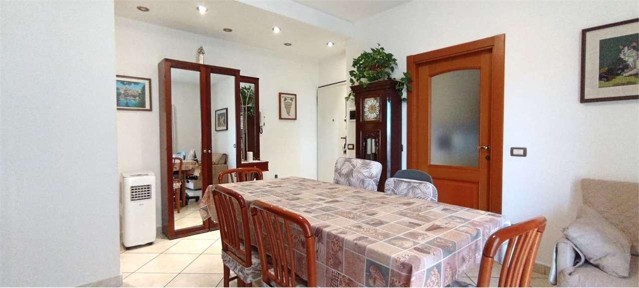 appartamento in vendita a Lecco in zona Corso Promessi Sposi