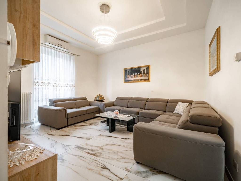 appartamento in vendita a Lecco in zona Castello