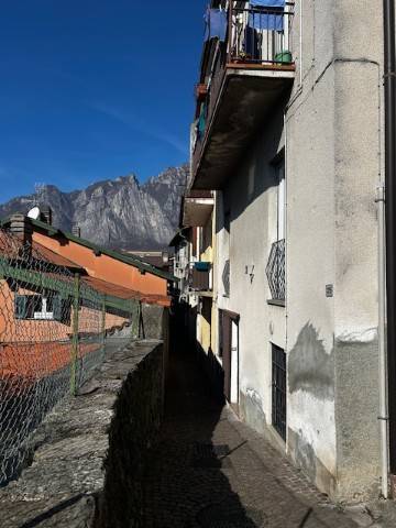 appartamento in vendita a Lecco in zona Acquate