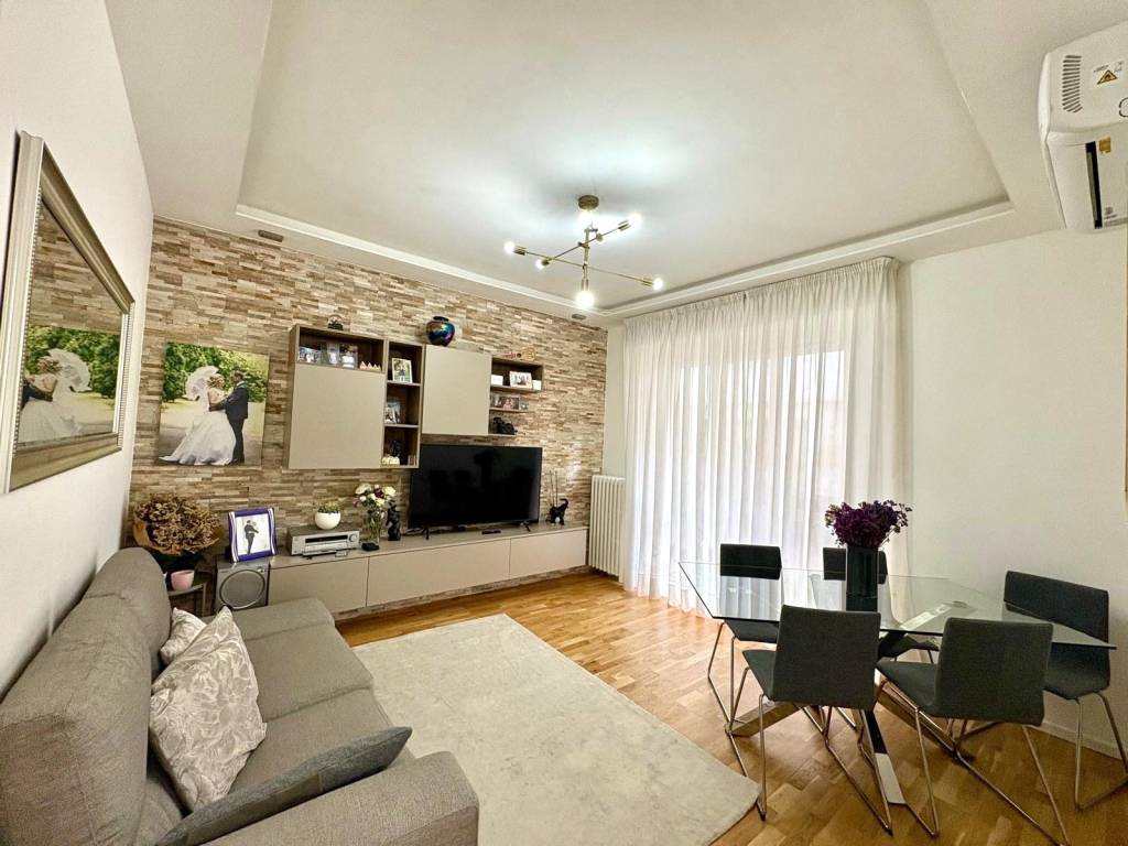 appartamento in vendita a Lecco in zona Belledo