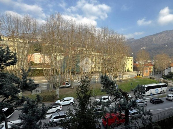 appartamento in vendita a Lecco in zona Acquate