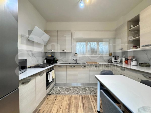 appartamento in vendita a Lecco in zona Belledo