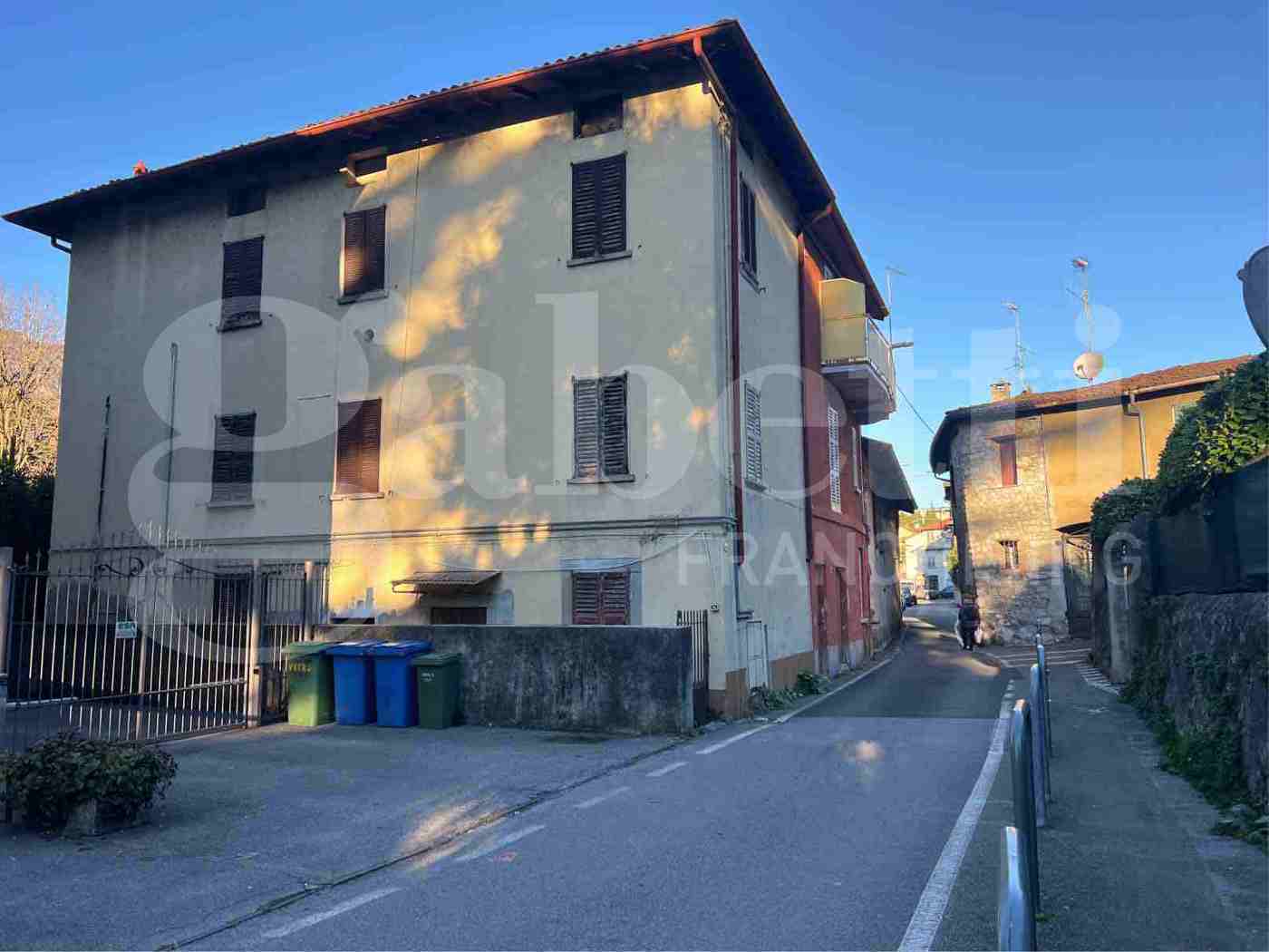 casa indipendente in vendita a Lecco