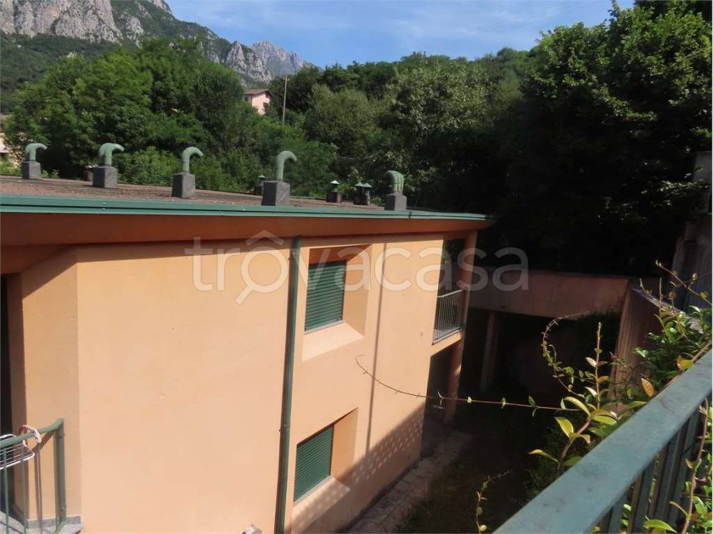 appartamento in vendita a Lecco in zona Bonacina
