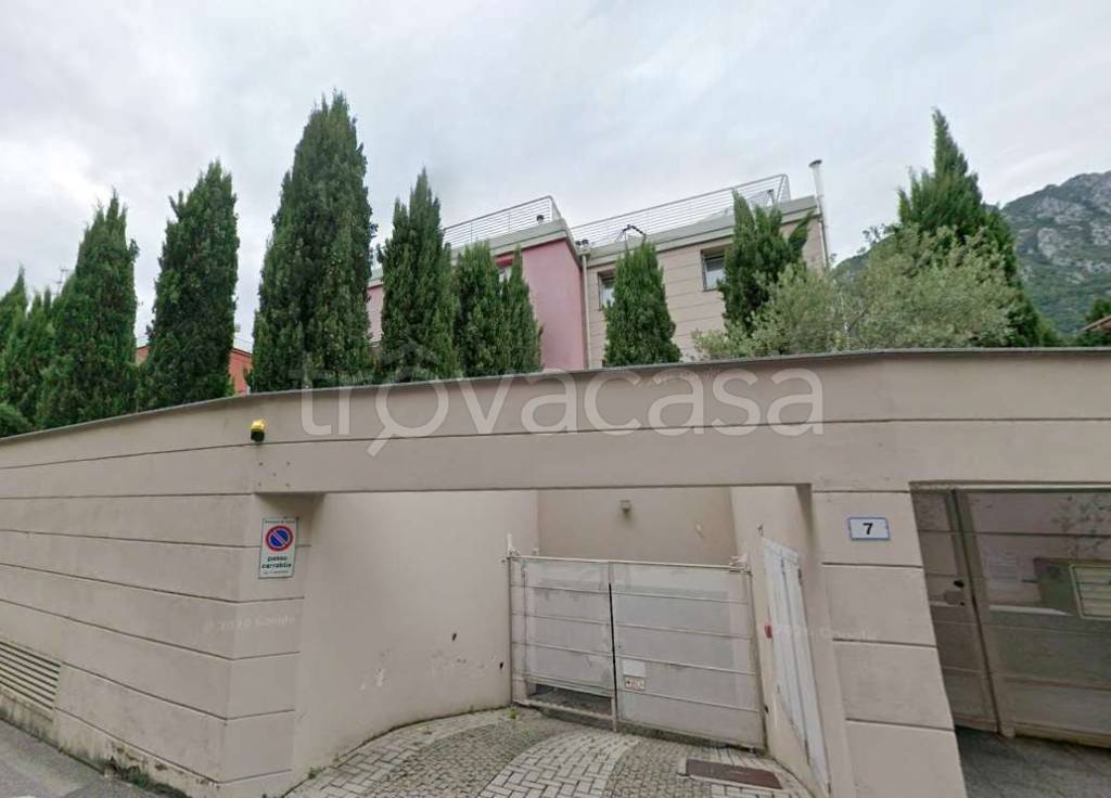 appartamento in vendita a Lecco in zona Castello