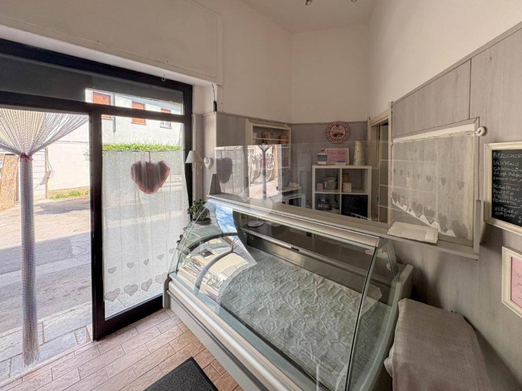 appartamento in vendita a Lecco in zona Pescarenico