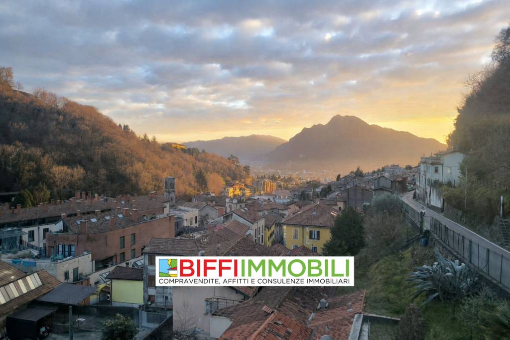 appartamento in vendita a Lecco in zona Laorca