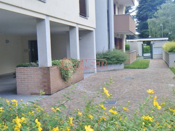 appartamento in vendita a Lecco in zona Olate