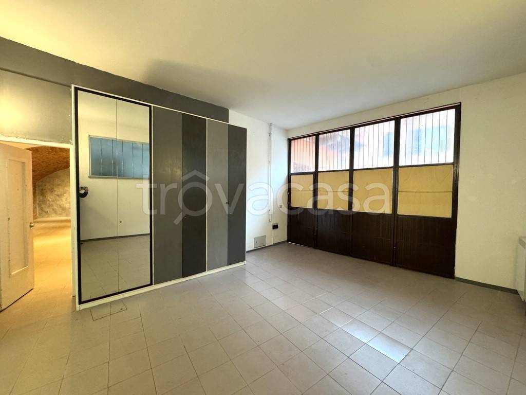 negozio in vendita a Lecco in zona Maggianico