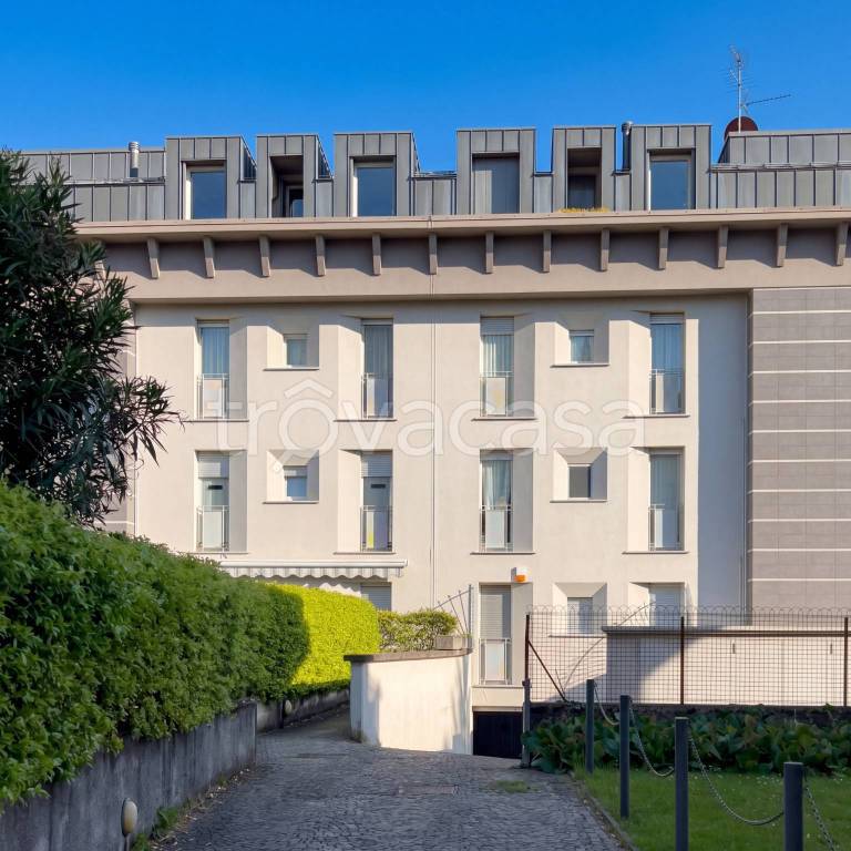appartamento in vendita a Lecco in zona Belledo