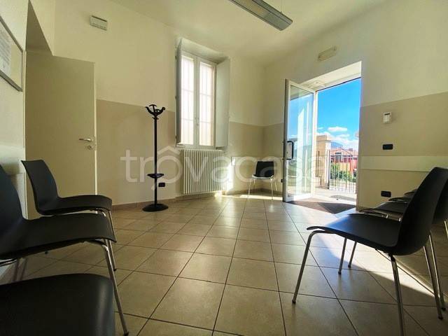 ufficio in vendita a Lecco in zona Rancio