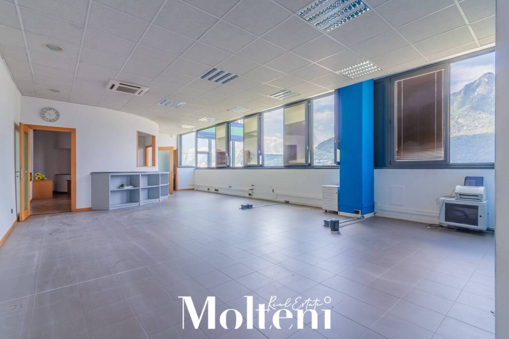 ufficio in vendita a Lecco in zona Maggianico
