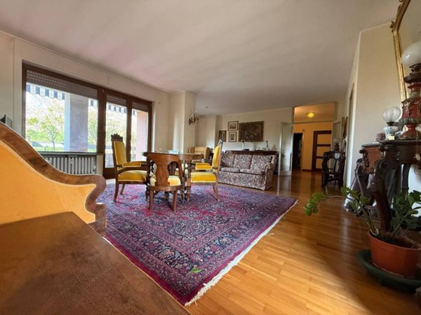 appartamento in vendita a Lecco in zona Lecco Centro