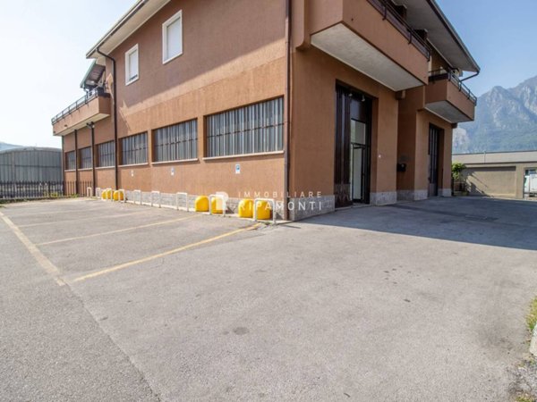 negozio in vendita a Lecco in zona Belledo