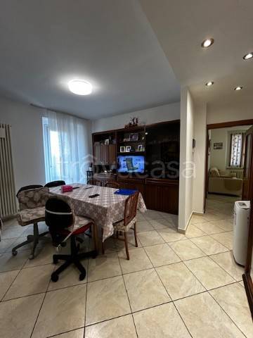 appartamento in vendita a Lecco in zona Caleotto