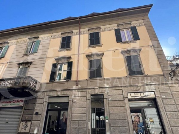 appartamento in vendita a Lecco in zona Pescarenico
