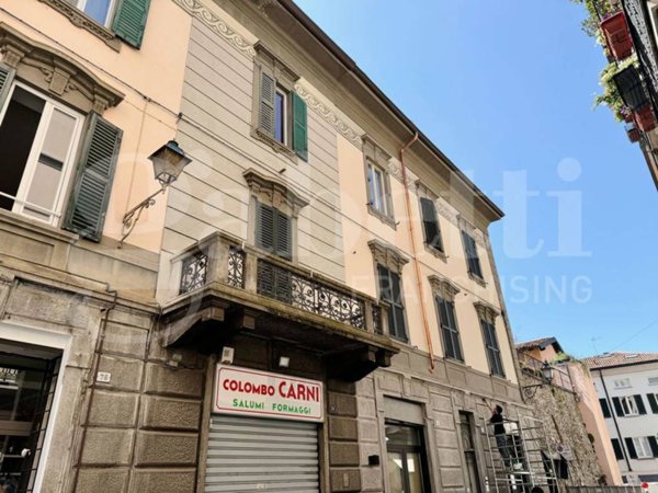 appartamento in vendita a Lecco in zona Pescarenico