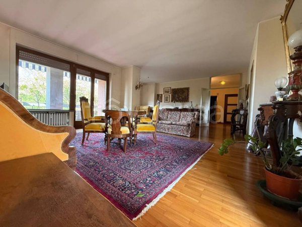 appartamento in vendita a Lecco in zona Lecco Centro