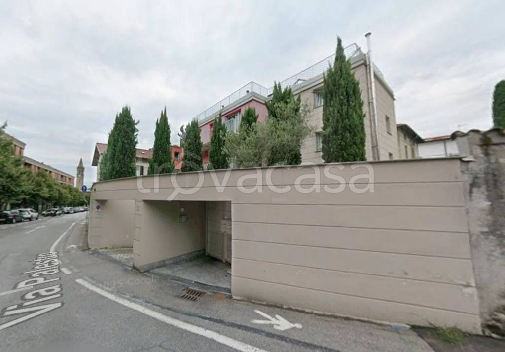 appartamento in vendita a Lecco in zona Castello