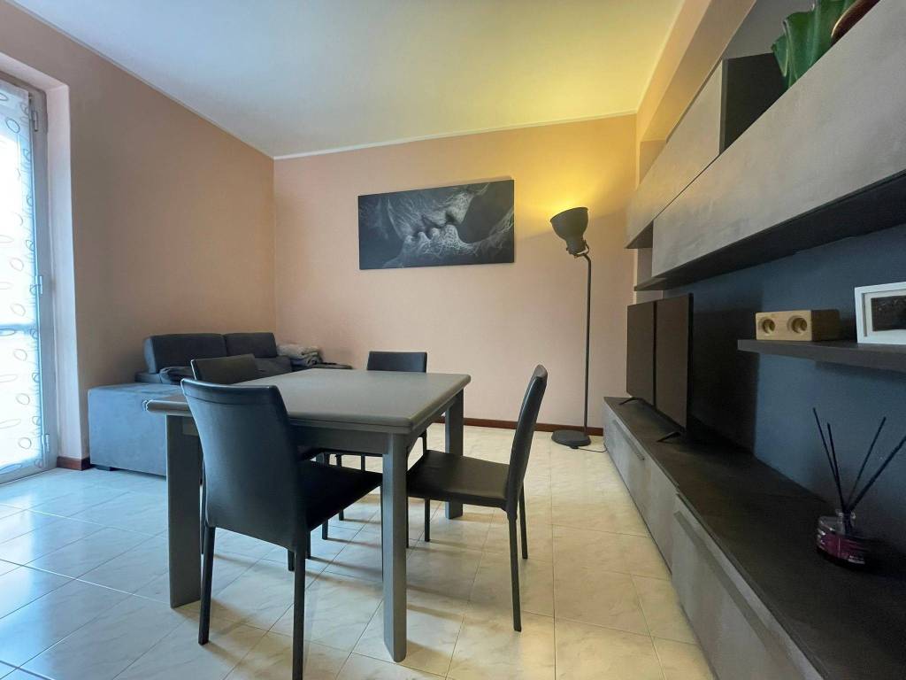 appartamento in vendita a Lecco in zona Belledo