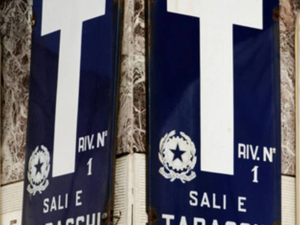 negozio in vendita a Lecco in zona Castello