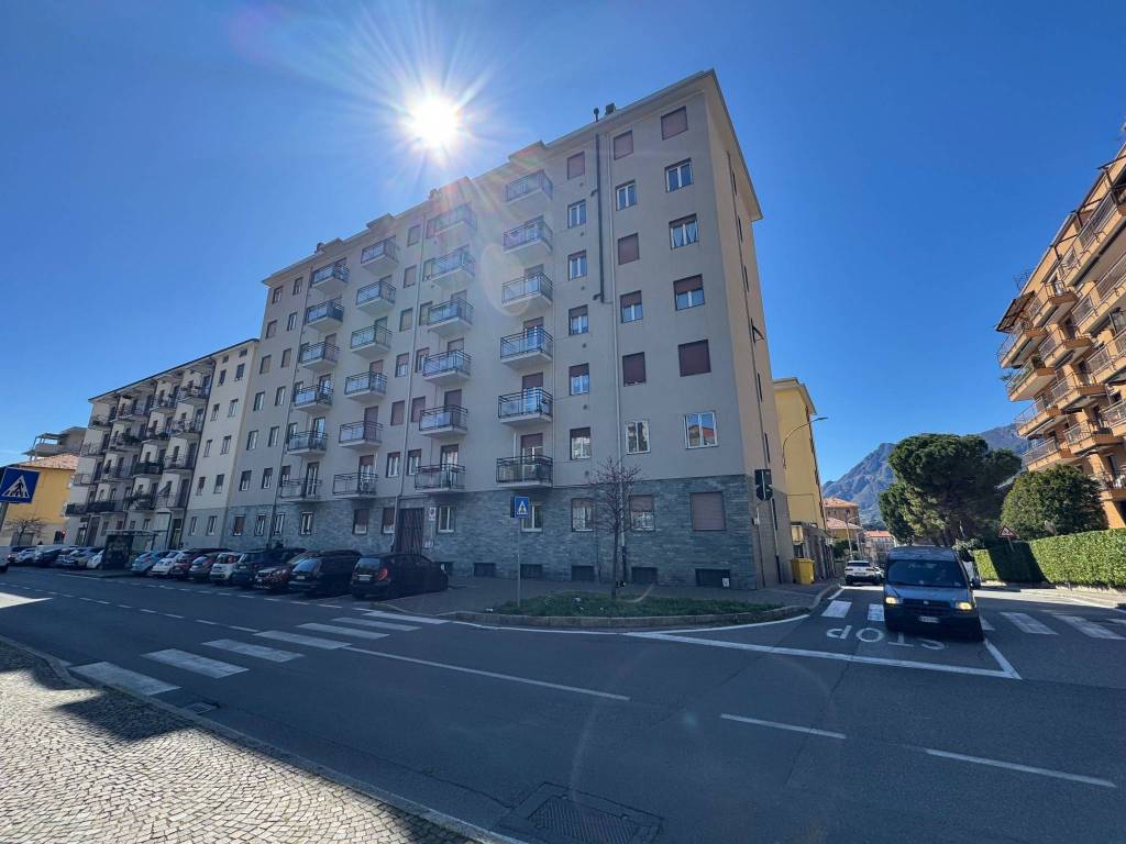 appartamento in vendita a Lecco in zona Viale Turati