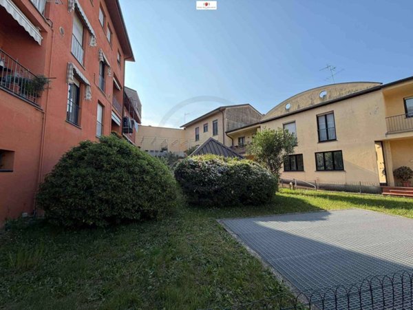 appartamento in vendita a Lecco in zona Pescarenico