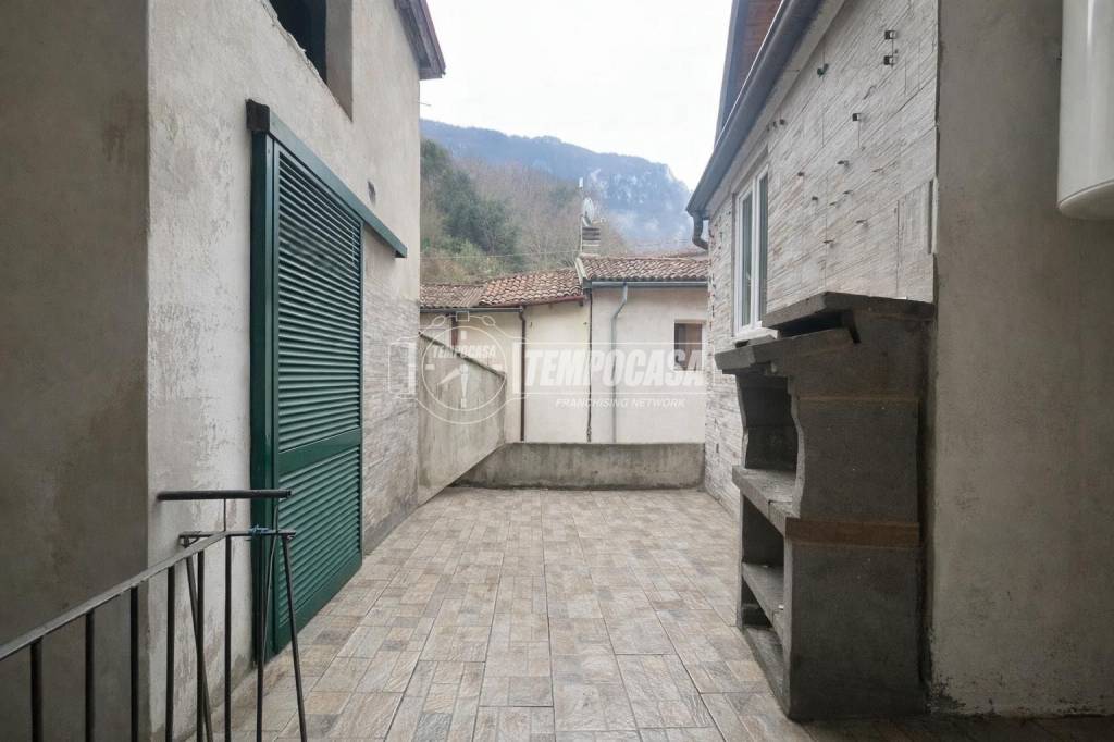 appartamento in vendita a Lecco in zona Maggianico