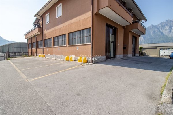 locale commerciale in vendita a Lecco in zona Belledo